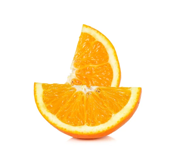 Rebanada de fruta naranja aislada — Foto de Stock