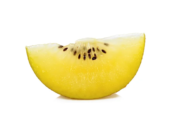 Gesneden Yellow gold kiwi fruit geïsoleerd op de witte achtergrond — Stockfoto