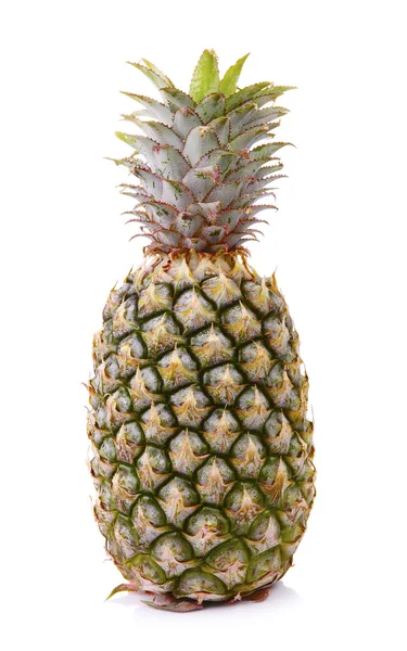 Ananas geïsoleerd op witte achtergrond — Stockfoto