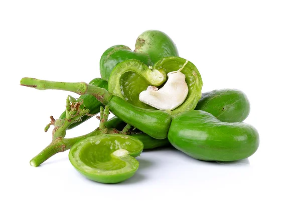 Castanha de caju crua, Anacardium occidentale isolado em backgro branco — Fotografia de Stock