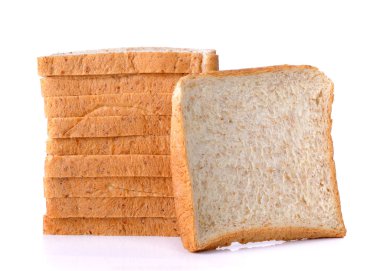 Beyaz arka plan üzerinde izole kepekli ekmek