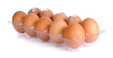 Beyaz arka planda izole edilmiş tavuk yumurtası