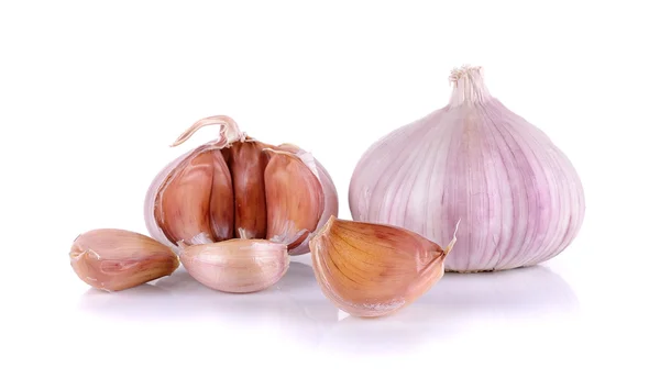 Ajo aislado sobre el fondo blanco — Foto de Stock