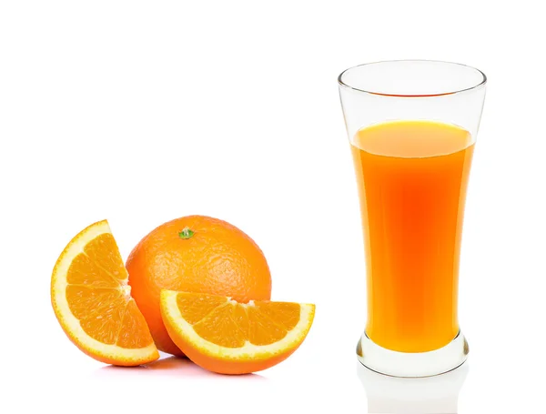 Jus d'orange van glas geïsoleerd op de witte achtergrond — Stockfoto