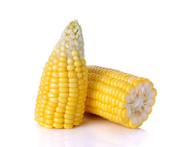 Кукурудза ізольована на білому тлі — стокове фото