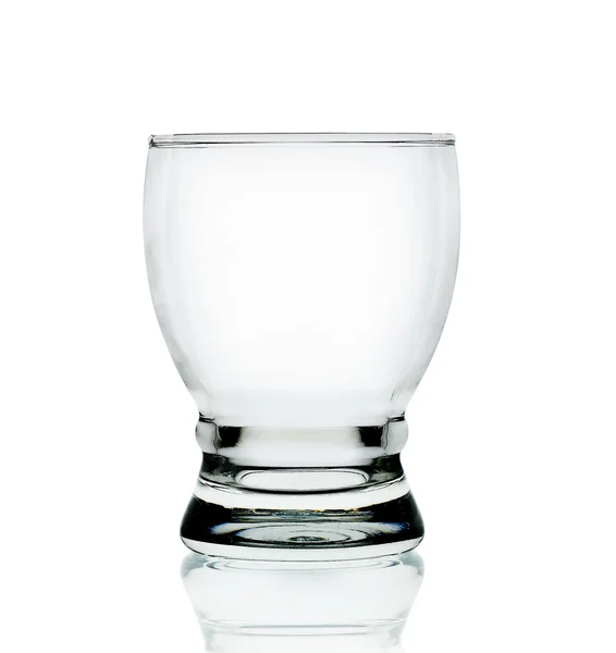 Leeg glas geïsoleerd op de witte achtergrond — Stockfoto
