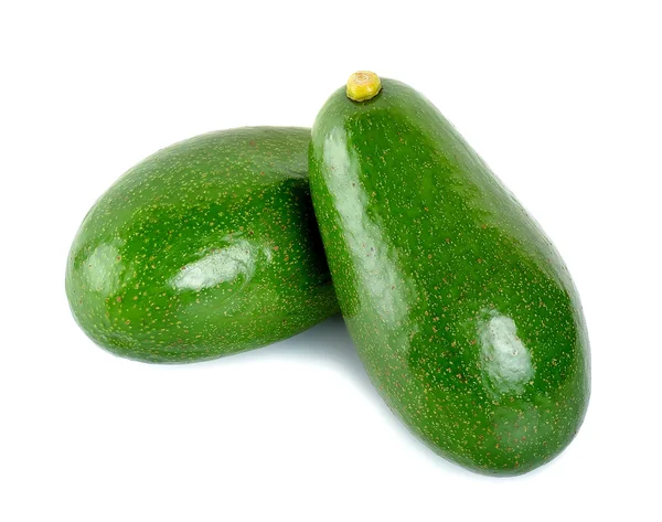 Groene avocado geïsoleerd op de witte achtergrond — Stockfoto