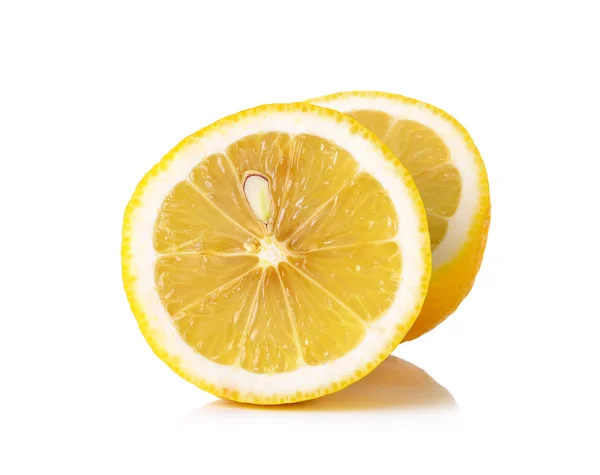Limón amarillo aislado sobre fondo blanco —  Fotos de Stock