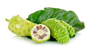 Egzotik meyve - Noni beyaz arka plan üzerinde izole.