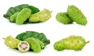 Egzotik meyve - Noni beyaz arka plan üzerinde izole.