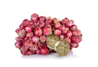 Beyaz arka plan üzerinde izole kırmızı soğancık