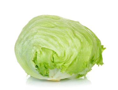 Beyaz arka plan üzerinde izole taze marul