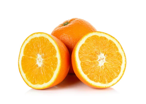 Fruto naranja aislado sobre el fondo blanco — Foto de Stock