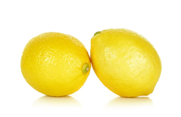 Lemon kuning diisolasi pada latar belakang putih — Stok Foto