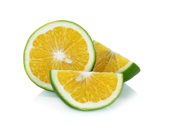 Citrus sinensis aislado sobre fondo blanco —  Fotos de Stock
