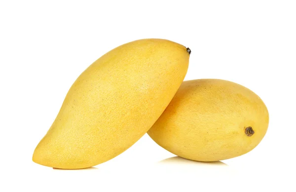 Mango maduro aislado sobre fondo blanco —  Fotos de Stock