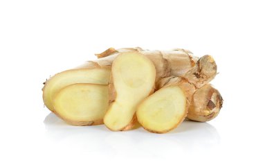흰색 배경에 고립 된 생강