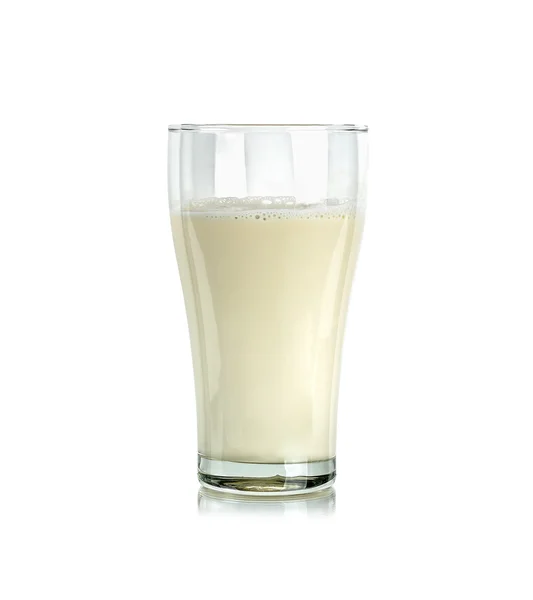Verre de lait isolé sur fond blanc — Photo
