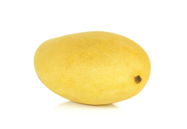 Érett mangó elszigetelt fehér background — Stock Fotó