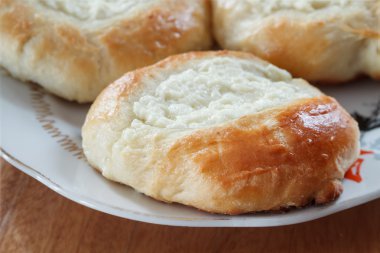 Süzme peynir ile kek