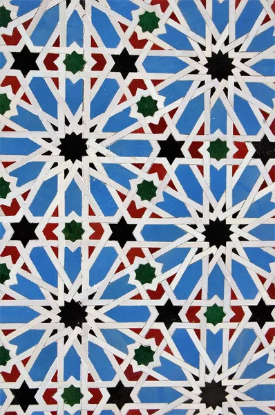 Cermica dekorativa en las paredes de una de las calles de El Albaicin, en Granada (İspanya)).