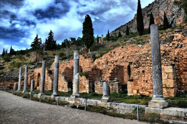 Vista de los Principales monumentos de Grecia. Delfos (Delphi).