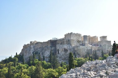 Vista de los Principales monumentos y sitios de Atenas (Grecia) .Vista de la Acropolis.