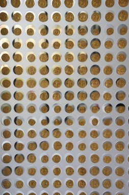 Vista de los Principales monumentos y sitios de Atenas (Grecia). Vista del Partenon desde el Museo de la Acropolis.