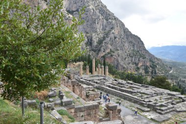 Vista de los Principales monumentos y sitios de Grecia. Delfos (Delphi) harabeleri. Oraculo de Delfos