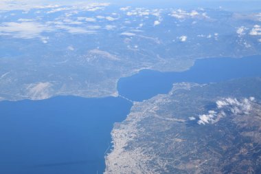 Vista aerea de Grecia, desde el avion. Uçaktan Yunanistan 'ın havadan görünüşü