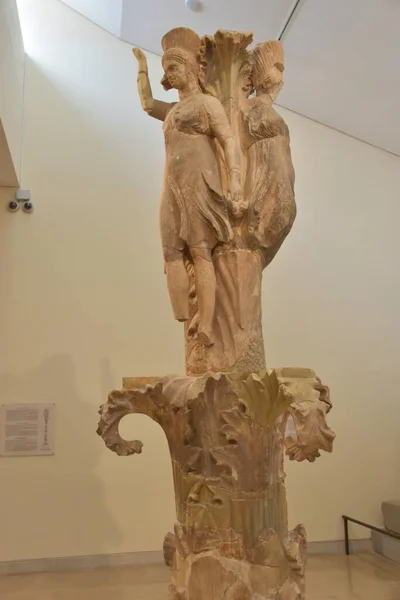 Museo Arqueologico de Delfos, en Grecia (Archaeological Museum of Delphi, Greece). Antiguos objetos, estatuas, esculturas y frisos griegos y romanos encontrados en las ruinas de la antigua Delfos.
