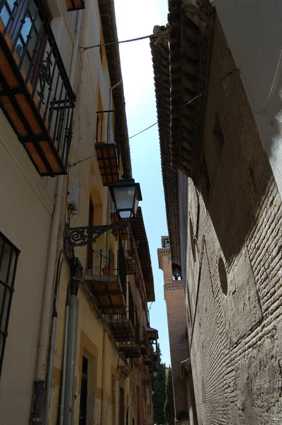 Kilátás Leginkább Emblematikus Utcák Történelmi Épületek Granada Andalúzia Spanyolország Erkélyek — Stock Fotó