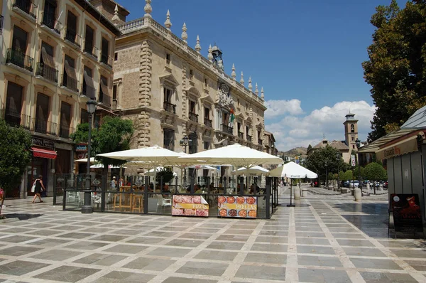 상징적 거리와 그라나다 스페인 루시아 역사적 건물들의 레예스 리코스 — 스톡 사진