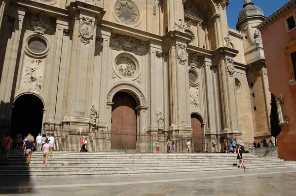 Granada Nın Simgesel Caddeleri Tarihi Binaları Endülüs Spanya Katedral — Stok fotoğraf