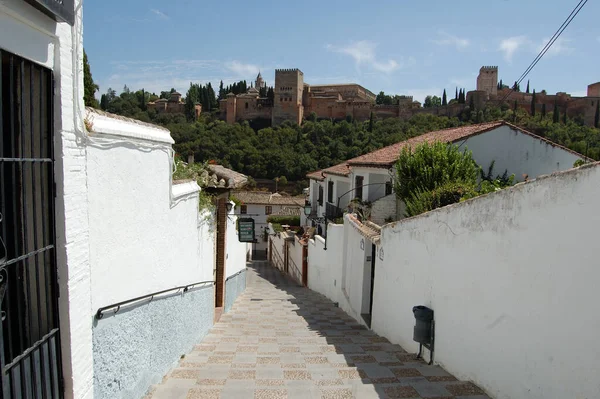 Widok Najbardziej Charakterystyczne Ulice Zabytkowe Budynki Granady Andaluzja Hiszpania Alhambra — Zdjęcie stockowe
