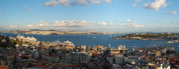 Panoramisch Uitzicht Istanbul Turkije Vanaf Galata Toren Gouden Hoorn Bosporusstraat — Stockfoto
