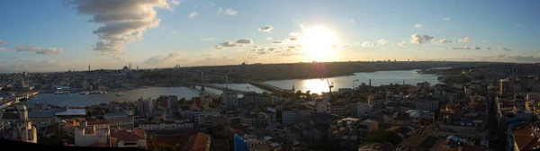 ガラタ塔からイスタンブール トルコ のパノラマビュー 黄金の角 ボスポラス海峡 — ストック写真