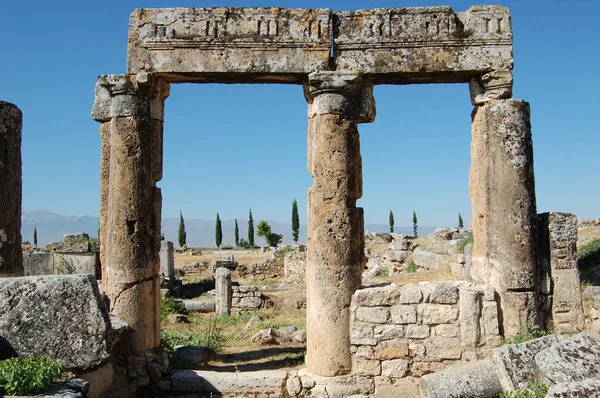 Αρχαία Ρωμαϊκά Ερείπια Της Ιεράπολης Ανατολία Τουρκία Δίπλα Στις Φυσικές — Φωτογραφία Αρχείου