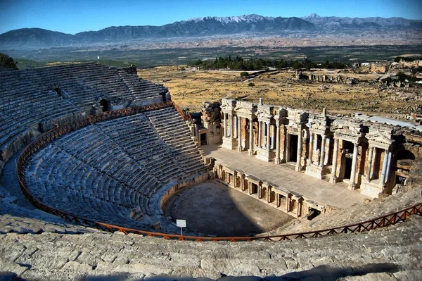 Panorámás Kilátás Ókori Római Romok Színház Hierapolis Anatólia Törökország Pamukkale — Stock Fotó