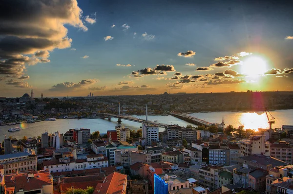 ガラタ塔 トルコ イスタンブール からのイスタンブールの景色 ボスポラス 日没時の黄金の角 — ストック写真