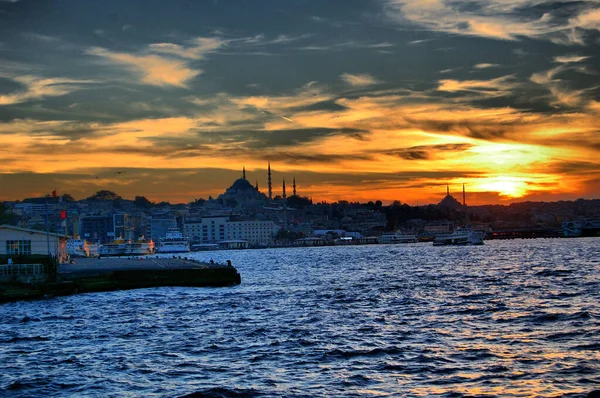 Croisière Nocturne Sur Bosphore Coucher Soleil Corne Istanbul Turquie — Photo