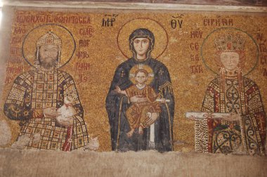 Türkiye 'deki İstanbul' un ana mekan ve eserlerine bir bak. Santa Sofia Müzesi (Ayasofya) veya Hagyasofya. Tavanda eski resimler var. Bakire