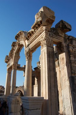 Türkiye 'nin başlıca yerleri ve eserleri. Ephesus 'un Roma kalıntıları. Dünya Mirası Alanı. Kemerler