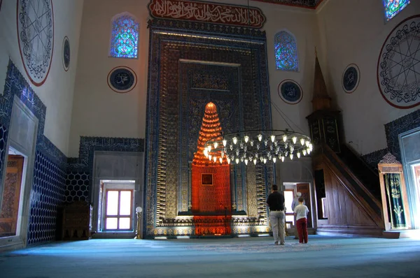 Türkiye 'nin başlıca yerleri ve eserleri. Bursa, Osmanlı İmparatorluğu 'nun ilk başkenti. Yeşil Cami