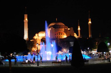 Santa Sofia 'nın (Ayasofya) İstanbul' daki gece fotoğrafı (Türkiye))
