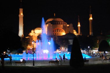 Santa Sofia 'nın (Ayasofya) İstanbul' daki gece fotoğrafı (Türkiye))