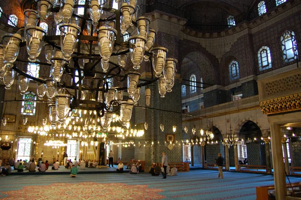 Yeni Cami veya Yeni Cami (İstanbul, Türkiye). 