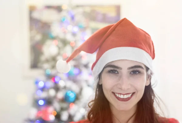 Sra Santa Claus Usando Sombrero Rojo Con Fondo Borroso Navidad — Foto de Stock