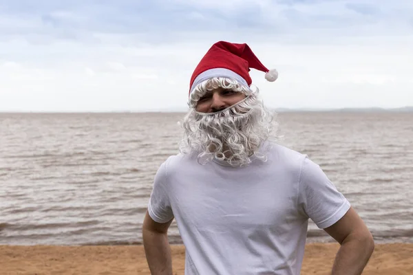 Santa Claus Pláži Dovolenou Relaxační Letní Vánoce — Stock fotografie