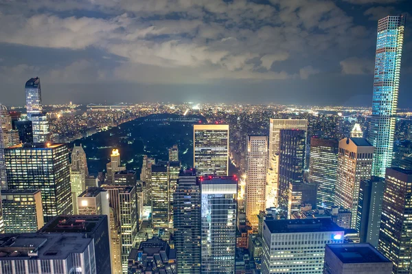 Manhattan Midtown och Central Park från toppen av berget — Stockfoto